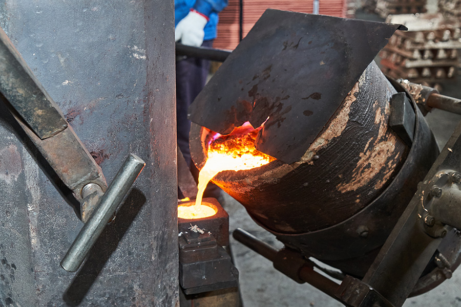 Non-vacuum casting Non-vacuum casting